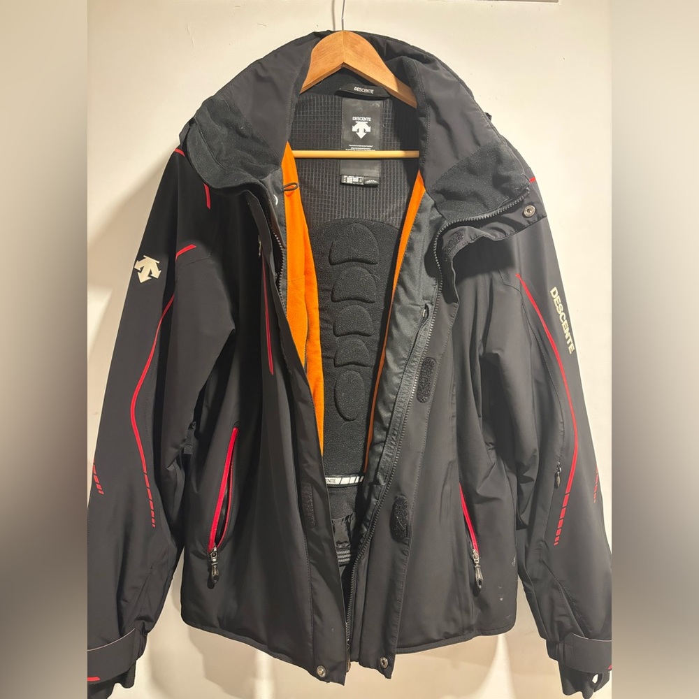 Men’s Ski suit (black pants included)